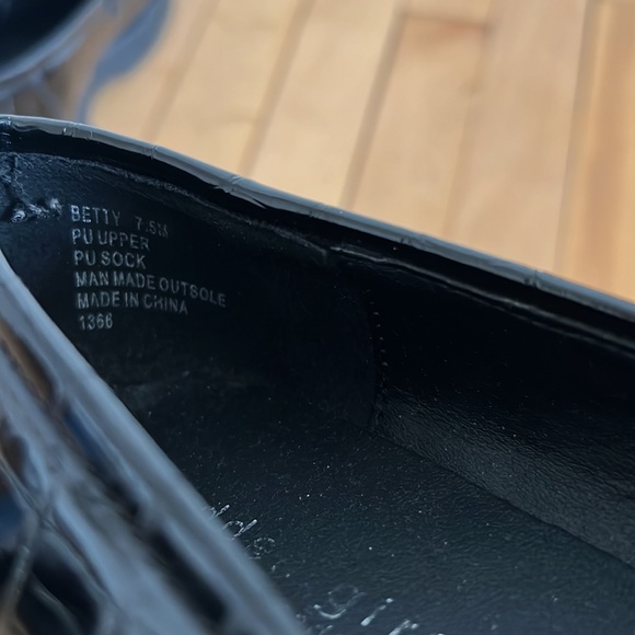 madden girl black vegan leather penny loafers, lightly worn size 7.5 - Picture 5 of 5